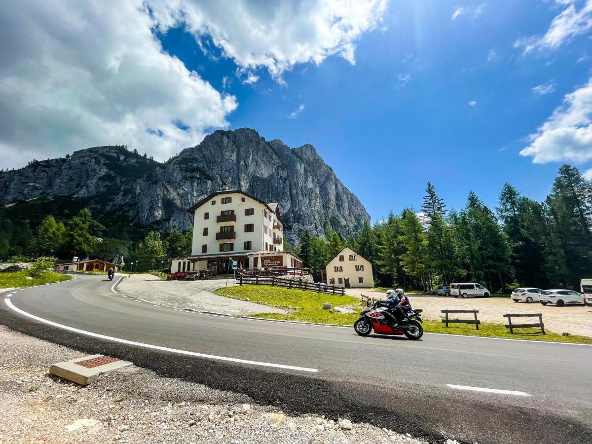 Hotel Al Sasso Di Stria Andraz Eksteriør billede