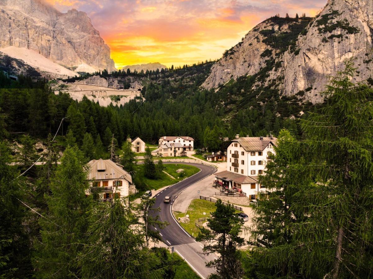 Hotel Al Sasso Di Stria Andraz Eksteriør billede